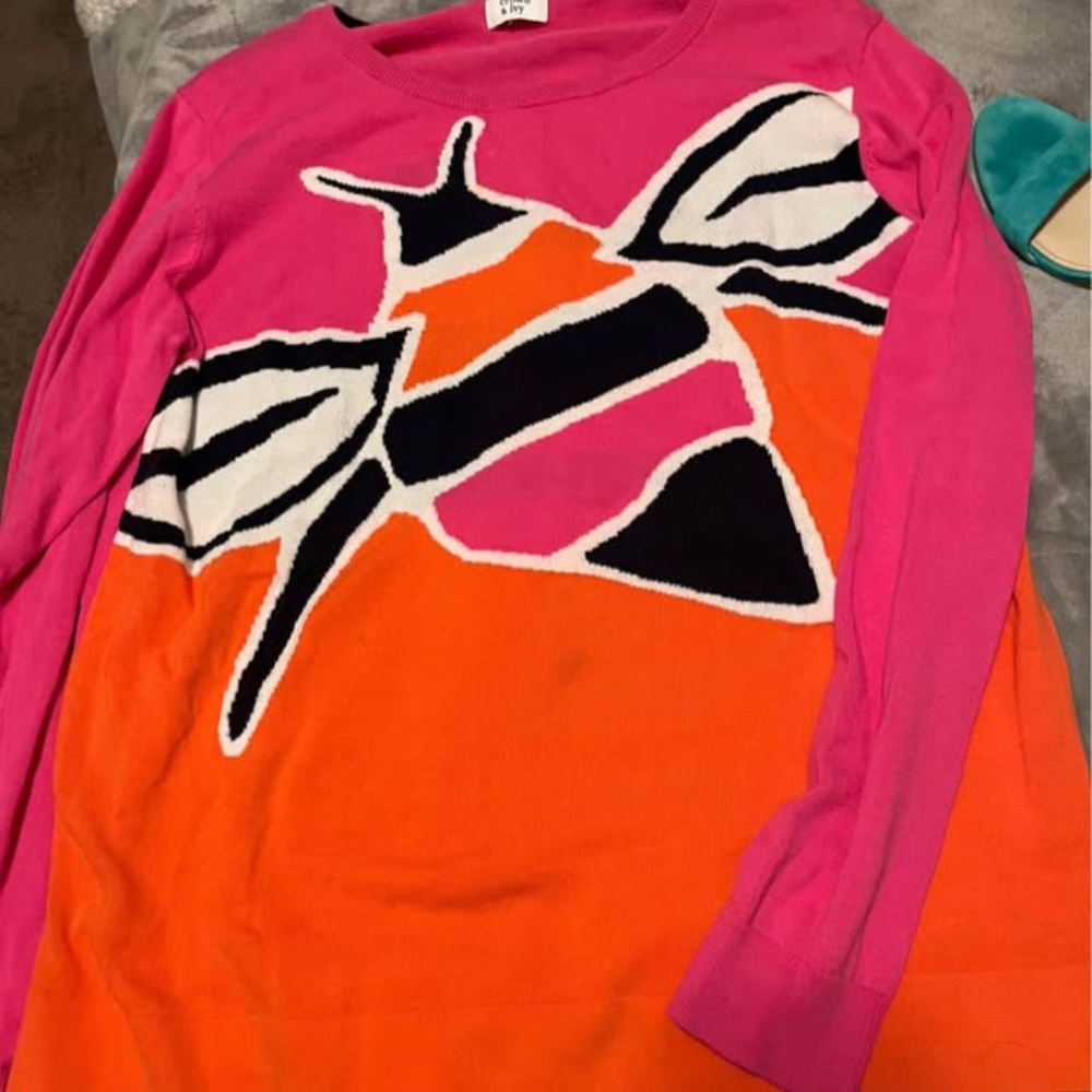 Crown & Ivy Lightweight Vibrant Pink and Orange Summer Graphic Sweater - Picture 2 of 3